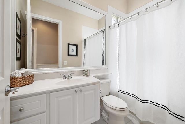 4702 Dovehill Drive, Palm Beach Gardens, FL 33418