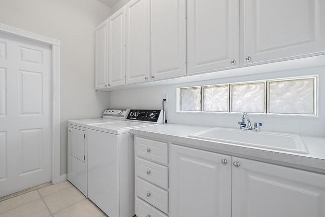 4702 Dovehill Drive, Palm Beach Gardens, FL 33418