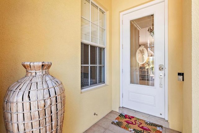 4702 Dovehill Drive, Palm Beach Gardens, FL 33418