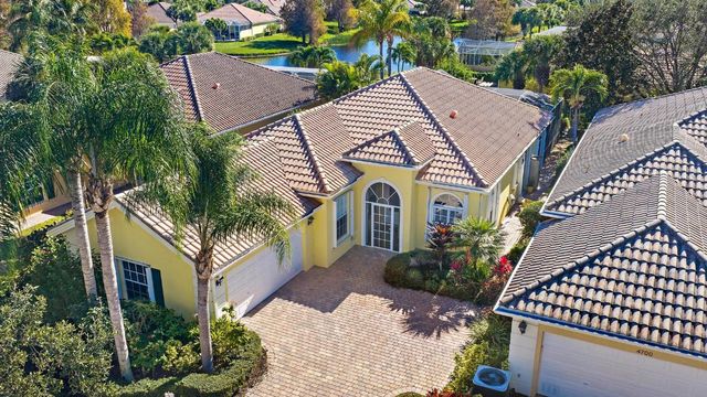 4702 Dovehill Drive, Palm Beach Gardens, FL 33418