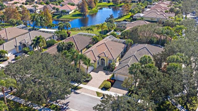 4702 Dovehill Drive, Palm Beach Gardens, FL 33418