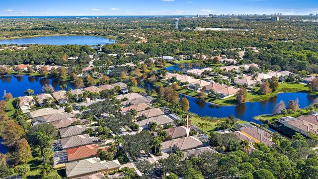 4702 Dovehill Drive, Palm Beach Gardens, FL 33418