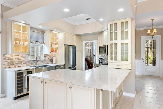 4702 Dovehill Drive, Palm Beach Gardens, FL 33418