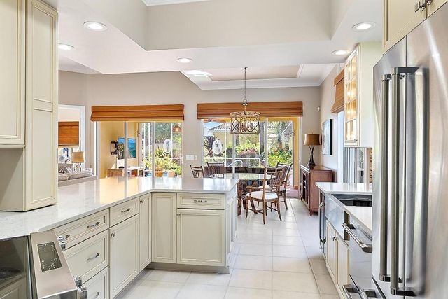 4702 Dovehill Drive, Palm Beach Gardens, FL 33418