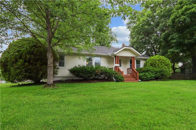 8660 Robinson Street, Overland Park, KS 66212