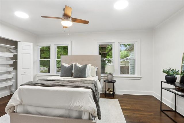 8660 Robinson Street, Overland Park, KS 66212