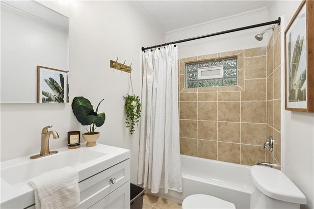 8660 Robinson Street, Overland Park, KS 66212