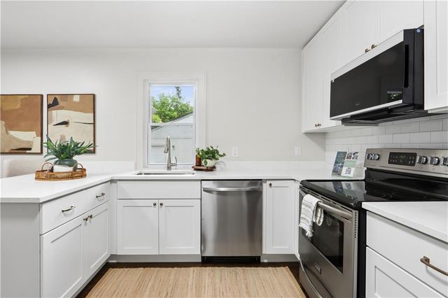 8660 Robinson Street, Overland Park, KS 66212
