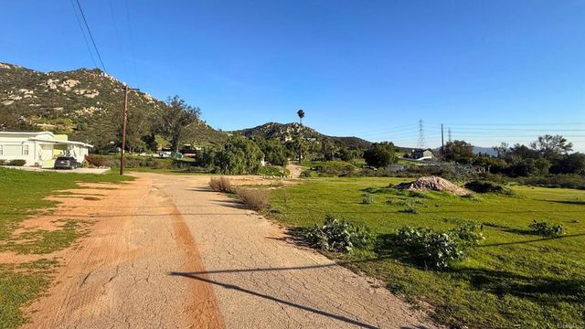 11041 Summit Avenue, Santee, CA 92071