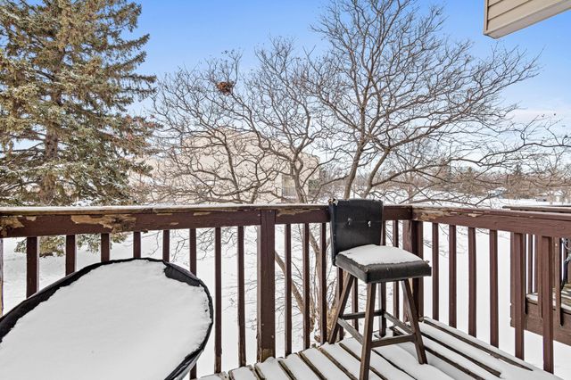 5636 Brookdale Drive N, Brooklyn Park, MN 55443