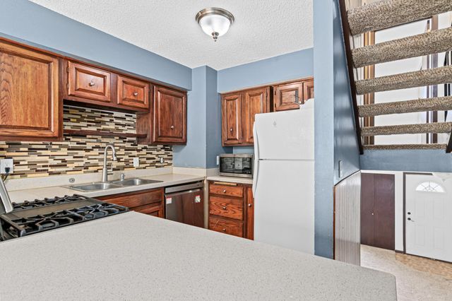 5636 Brookdale Drive N, Brooklyn Park, MN 55443