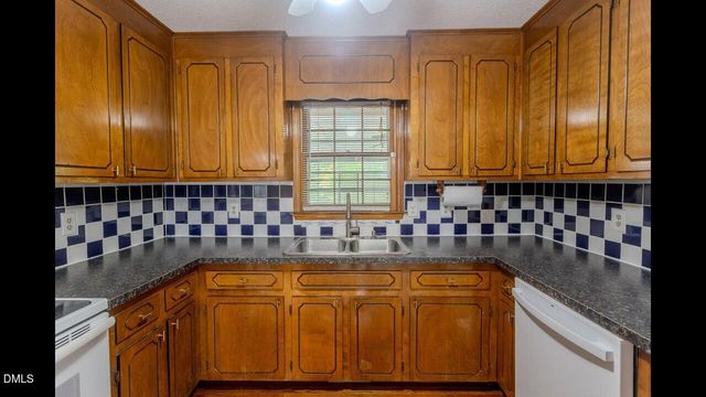 906 Andersonwood Drive, Fuquay Varina, NC 27526