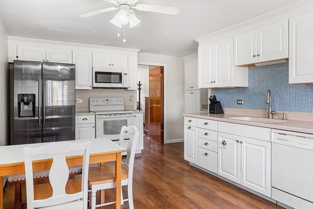 43 Lake Ave, Leicester, MA 01524