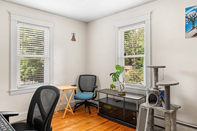 43 Lake Ave, Leicester, MA 01524
