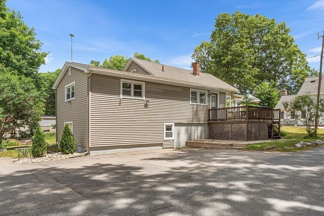 43 Lake Ave, Leicester, MA 01524
