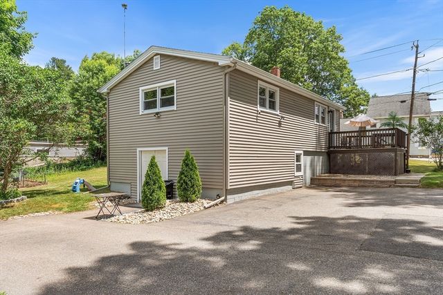 43 Lake Ave, Leicester, MA 01524