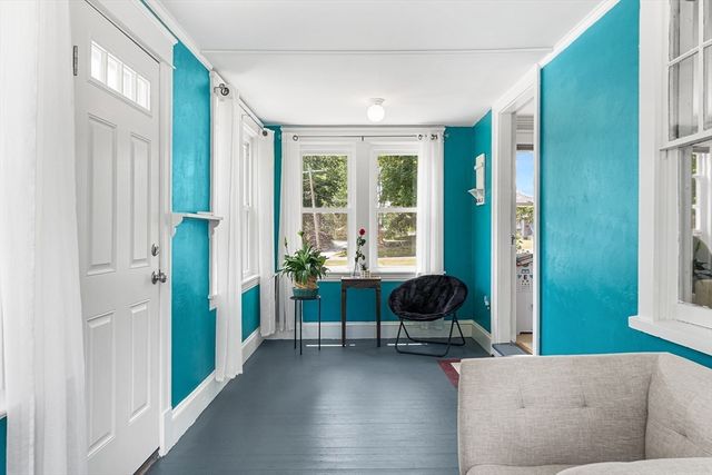 43 Lake Ave, Leicester, MA 01524