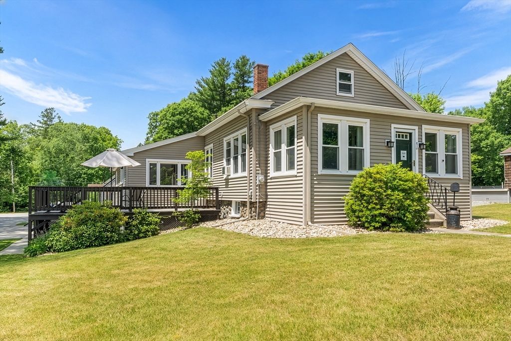 43 Lake Ave, Leicester, MA 01524
