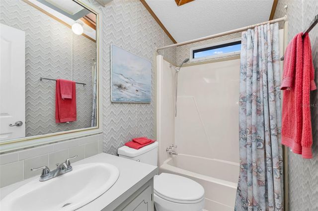 415 TARDE LOGO CIRCLE, North Port, FL 34287