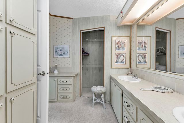 415 TARDE LOGO CIRCLE, North Port, FL 34287