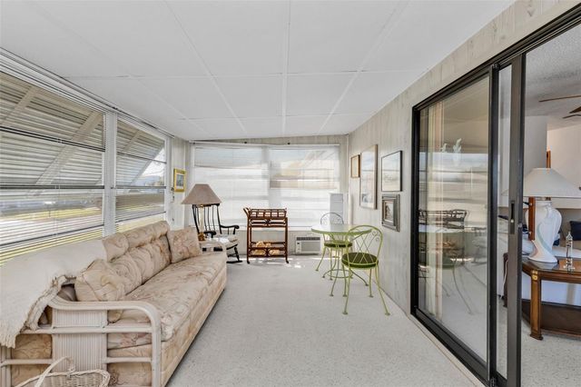 415 TARDE LOGO CIRCLE, North Port, FL 34287