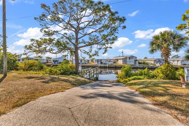 415 TARDE LOGO CIRCLE, North Port, FL 34287