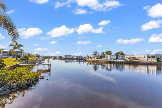 415 TARDE LOGO CIRCLE, North Port, FL 34287