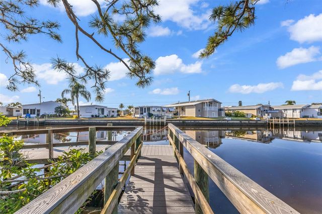 415 TARDE LOGO CIRCLE, North Port, FL 34287