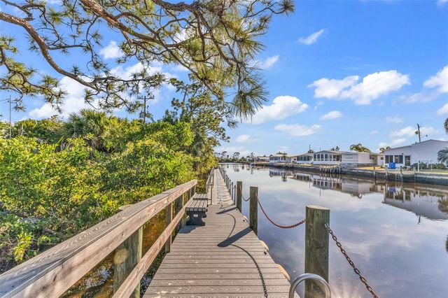 415 TARDE LOGO CIRCLE, North Port, FL 34287