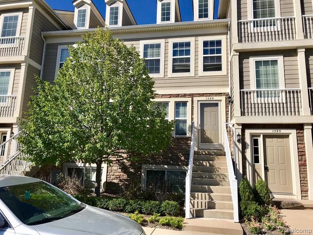 1089 Foxboro, Troy, MI 48083