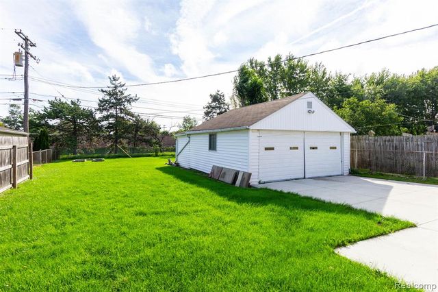 28100 Garfield Street, Roseville, MI 48066