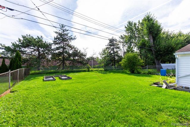 28100 Garfield Street, Roseville, MI 48066