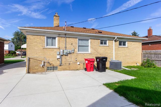 28100 Garfield Street, Roseville, MI 48066
