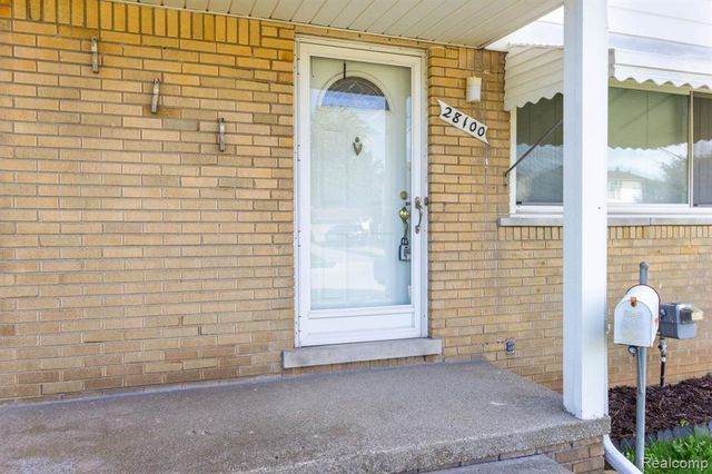 28100 Garfield Street, Roseville, MI 48066