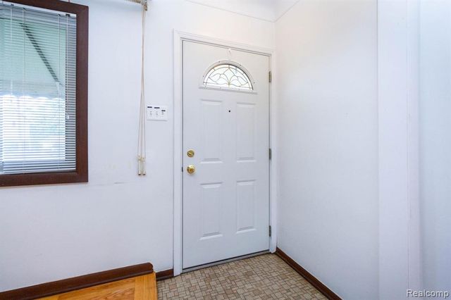 28100 Garfield Street, Roseville, MI 48066