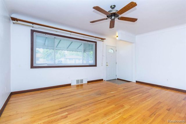 28100 Garfield Street, Roseville, MI 48066