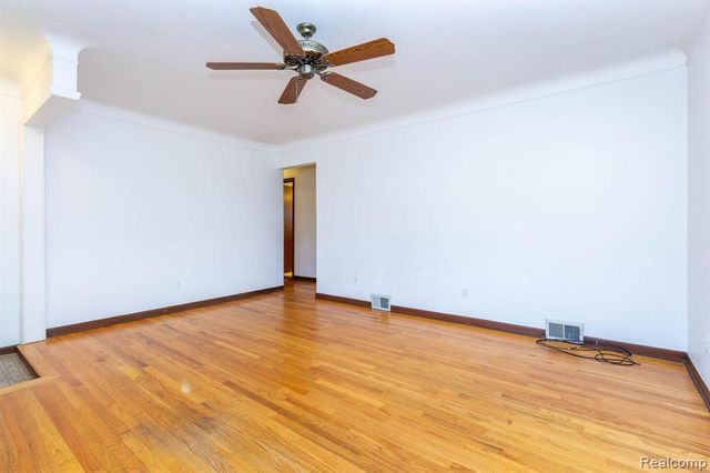28100 Garfield Street, Roseville, MI 48066