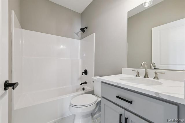 2315 Gilder Drive, Howell, MI 48843