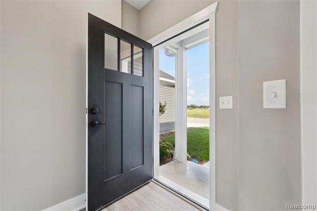 2315 Gilder Drive, Howell, MI 48843