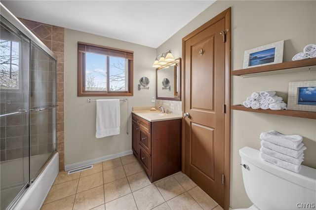 8598 Nazareth Drive, Cicero, NY 13039