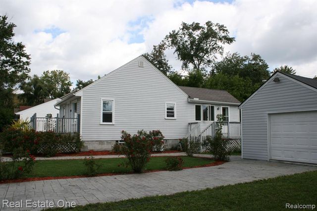 3268 Troy Drive, Troy, MI 48083