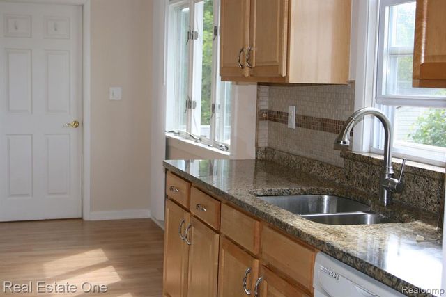 3268 Troy Drive, Troy, MI 48083