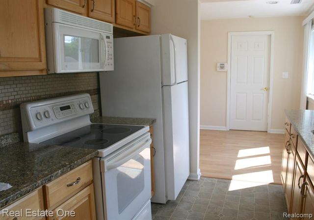 3268 Troy Drive, Troy, MI 48083