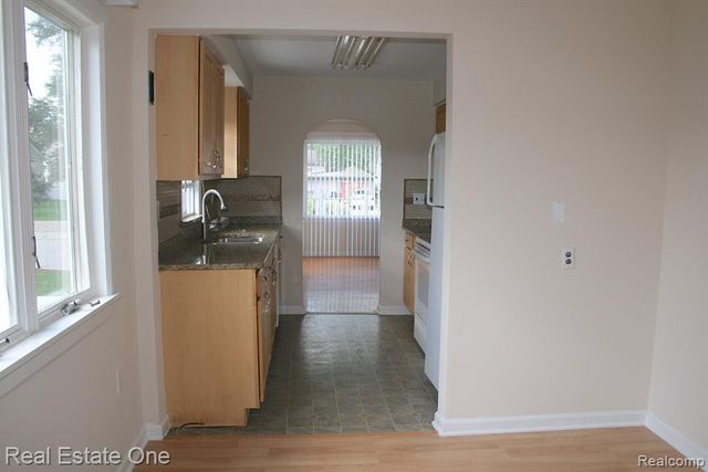 3268 Troy Drive, Troy, MI 48083