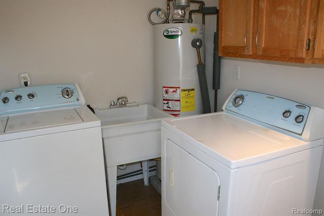 3268 Troy Drive, Troy, MI 48083