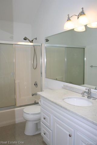 3268 Troy Drive, Troy, MI 48083