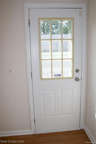 3268 Troy Drive, Troy, MI 48083