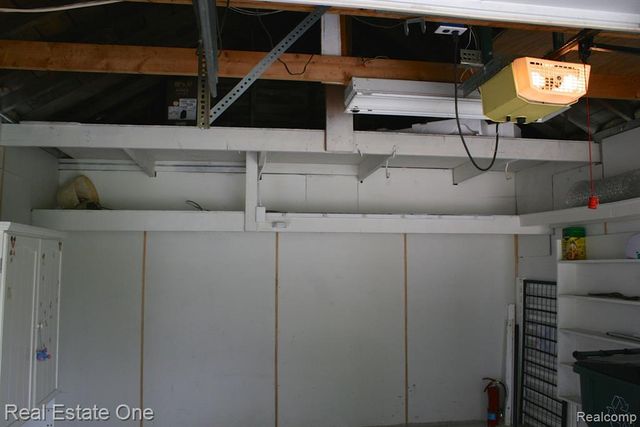 3268 Troy Drive, Troy, MI 48083