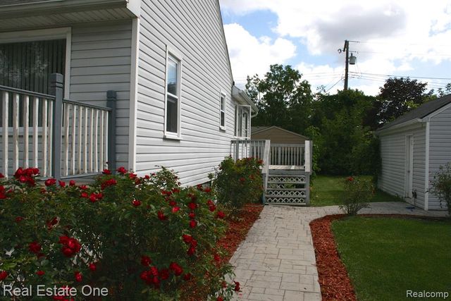 3268 Troy Drive, Troy, MI 48083