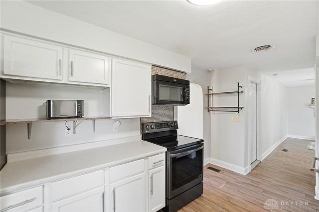 9095 N Bunnell Hill Road, Clearcreek Twp, OH 45458